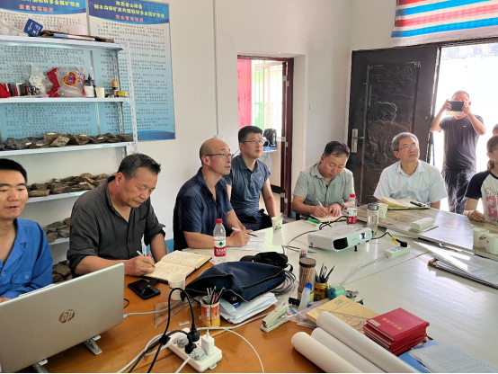 0a363c37f159aefea7a19344964a1213.png 綜合地質(zhì)大隊(duì)新聞稿件審批表2022--268323.png